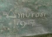 Gustinus Ambrosi, Der opfernde Abel, Detail: Bezeichnung, 1917, Bronze auf Marmor-Postament, H: ...