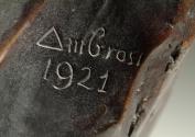 Gustinus Ambrosi, Die Ehescheidung, Detail: Bezeichnung, 1921, Bronze, H: 48,5 cm, Belvedere, W ...