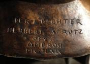 Gustinus Ambrosi, Herbert Strutz, Detail: Bezeichnung, 1969, Bronze, 43,5 cm, Belvedere, Wien,  ...