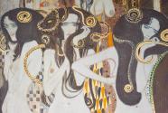 Gustav Klimt, Beethovenfries: Die feindlichen Gewalten - Tafel 1, Stirnwand, Kaseinfarben, Stuc ...