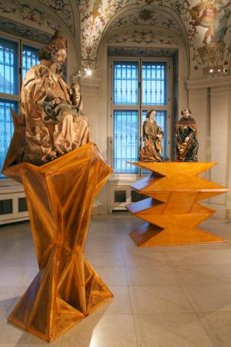 Tillman Kaiser, Petrus' Thron, 2010, Karton, Holz, Schellack, 180 × 80 × 80 cm, Belvedere, Wien ...