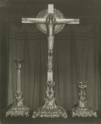 Moriz Nähr, Ferdinand Andri, Kreuz und Kerzenhalter für die Kirche zum Hl. Franziskus Seraphiku ...