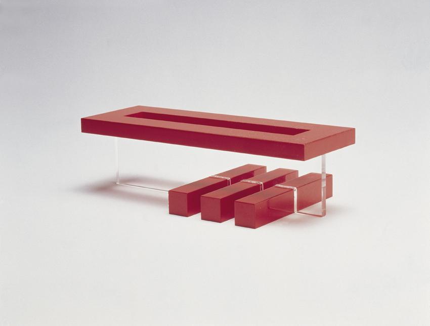Stephan Fillitz, Ohne Titel (Rote Figur), 1996, Holz, Acrylglas, 75 x 262,5 x 135 cm, Belvedere ...