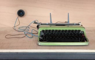 Peter Weibel, Prinzip Schrei/ben (elektrische Schreibmaschine), 1971/2014, Elektrische Schreibm ...