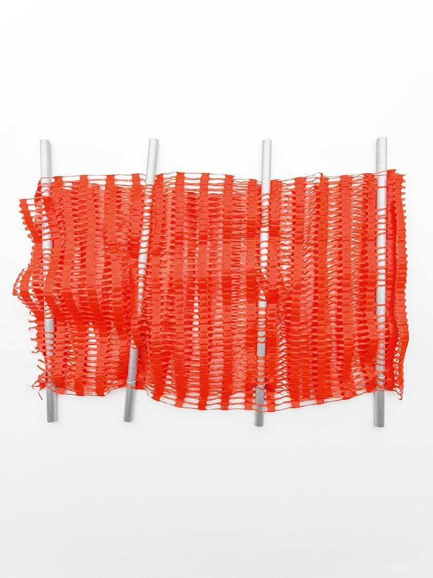 Gerold Tagwerker, Fencing_orange #2, 2009, Plastik, Metall, 150 × 188 × 15 cm, Belvedere, Wien, ...