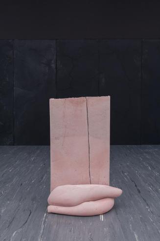 Anne Schneider, Bodyguard, 2015, Beton, Pigmente, Faden, 109 × 74 × 41 cm, Belvedere, Wien, Inv ...