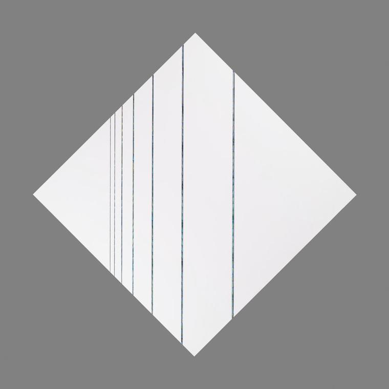 Edgar Knoop, Lichtkinetisches Relief, 1990, Plexiglas, Diffraktionsfolie, Diagonal aufgehängt:  ...