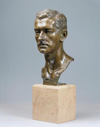 Edmund von Hellmer, Der Schriftsteller Jean Baron de Bourgoing, 1907, Bronze auf Marmorsockel,  ...
